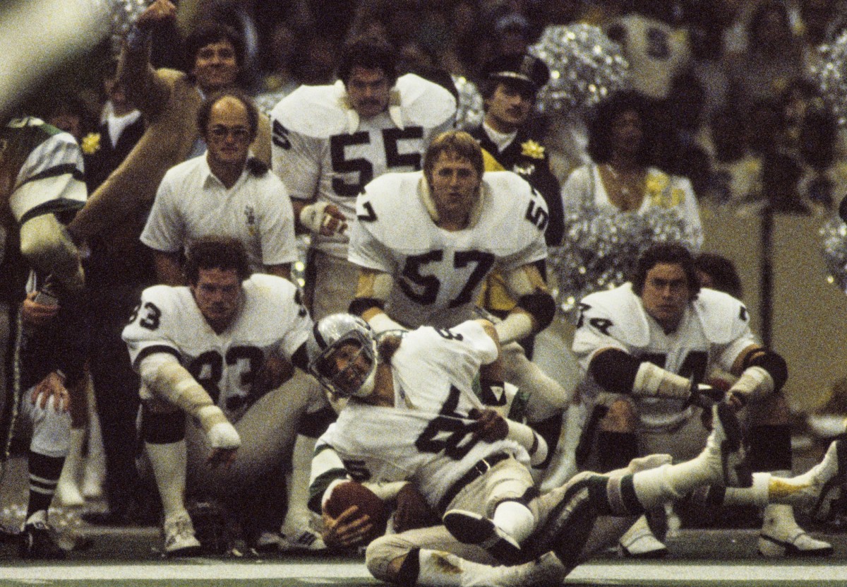 Antonio Pierce envisions returning the Las Vegas Raiders to their glorious defensive dominant past.